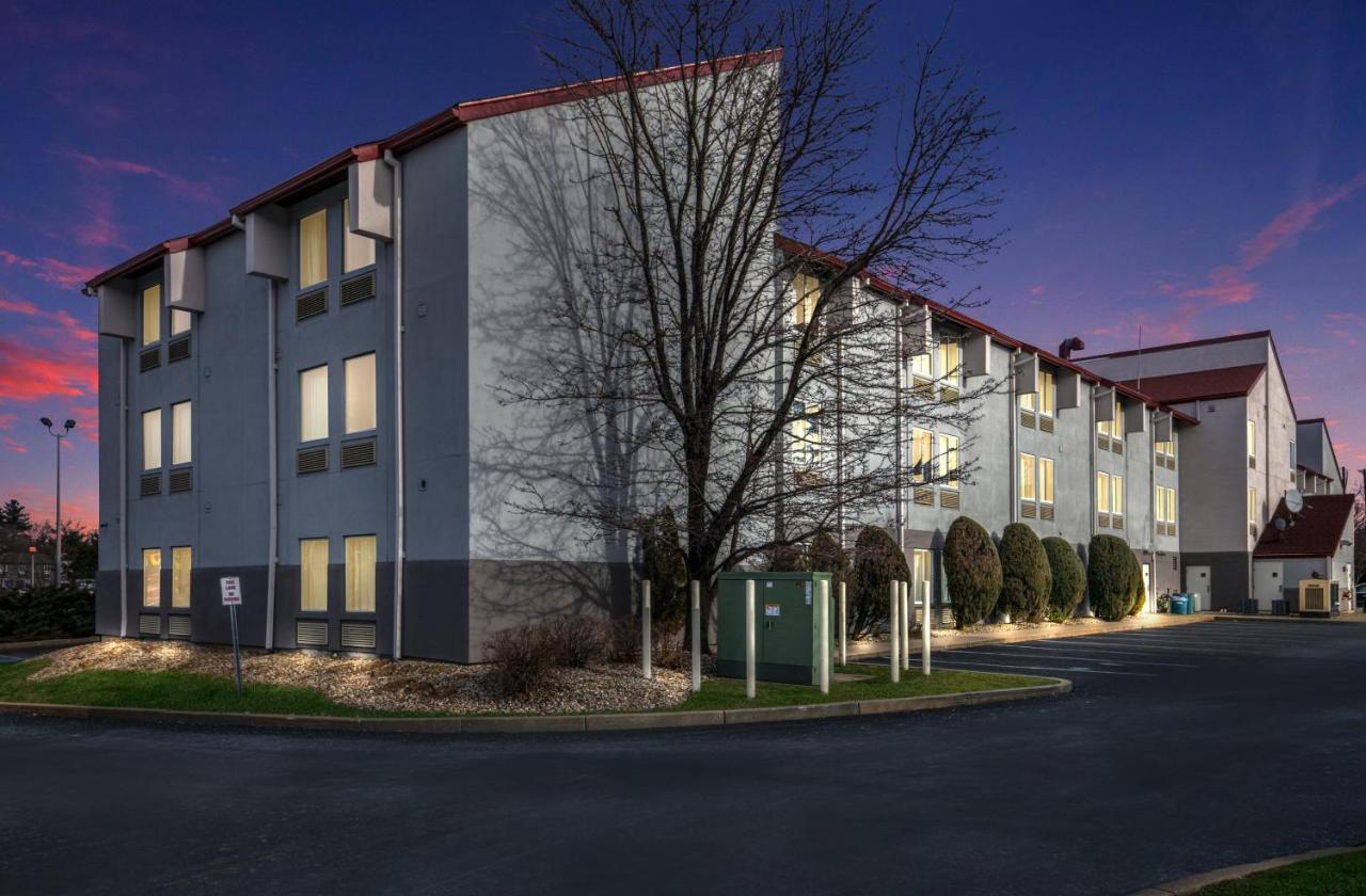 Red Roof Inn Plus+ Boston - Logan Saugus Exterior foto