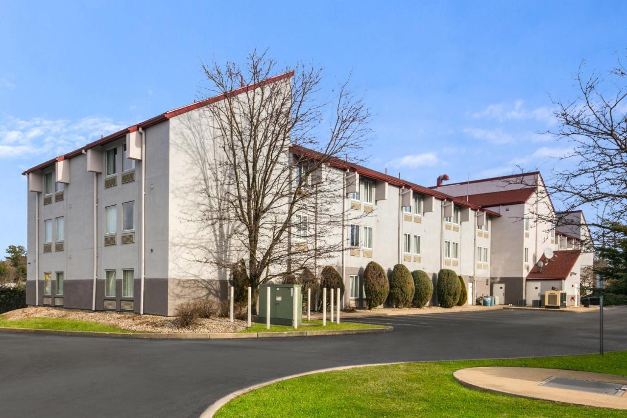 Red Roof Inn Plus+ Boston - Logan Saugus Exterior foto