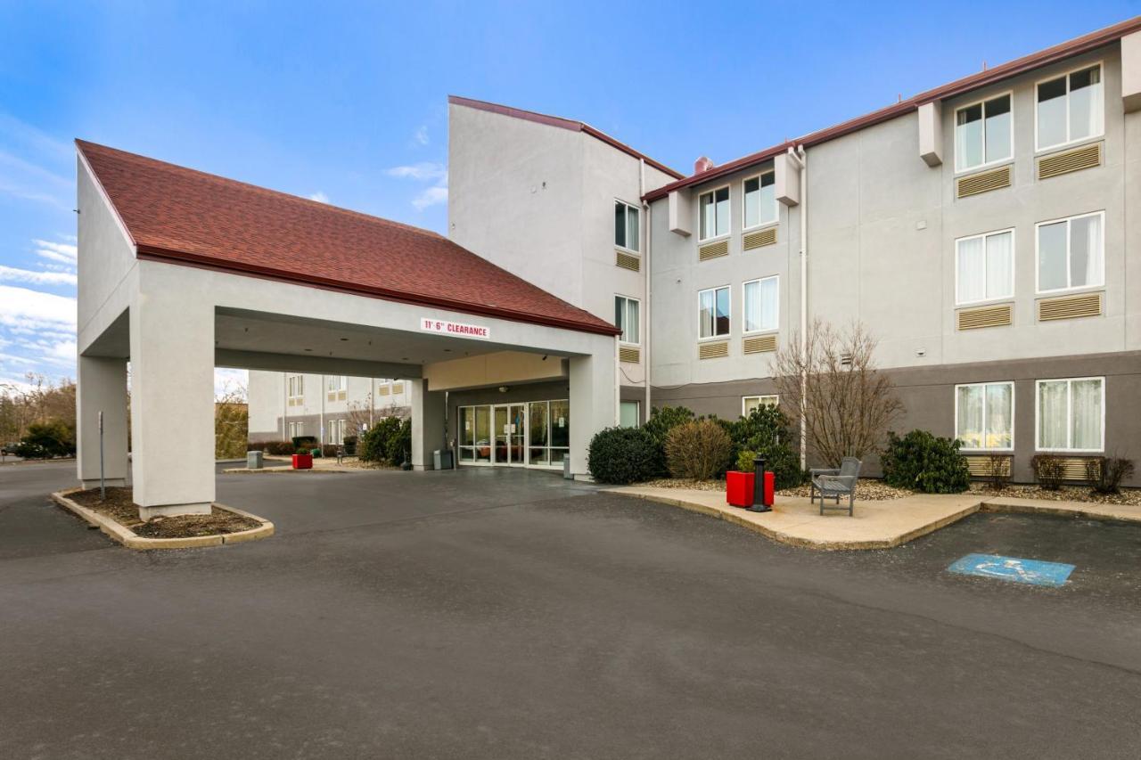 Red Roof Inn Plus+ Boston - Logan Saugus Exterior foto