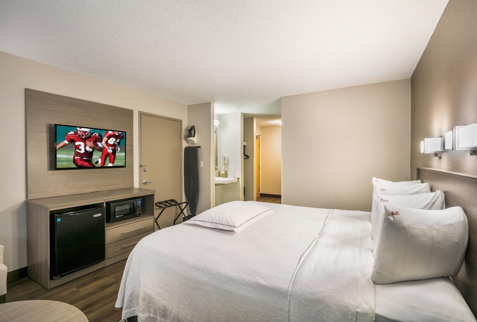 Red Roof Inn Plus+ Boston - Logan Saugus Exterior foto