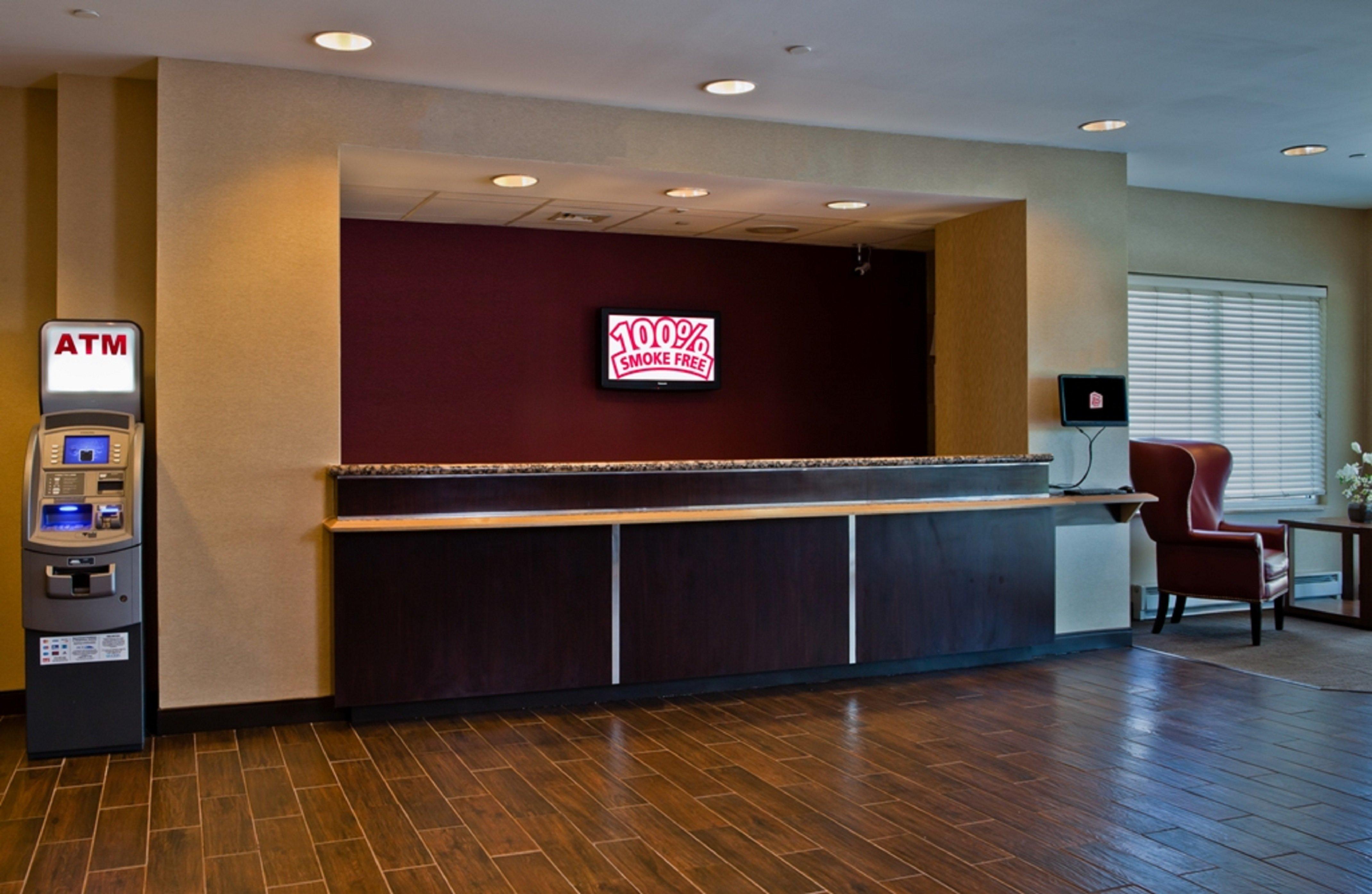 Red Roof Inn Plus+ Boston - Logan Saugus Exterior foto